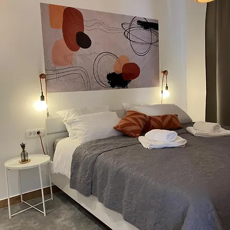 Oblica-beautiful New, Well Equipped *