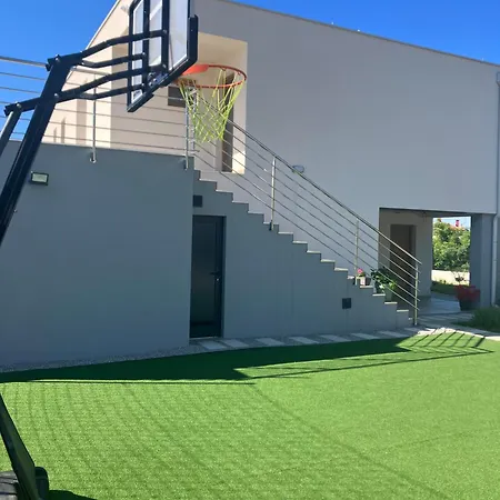 Oblica-beautiful New, Well Equipped * Kastav