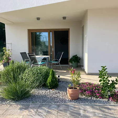 Oblica-beautiful New, Well Equipped Appartamento *