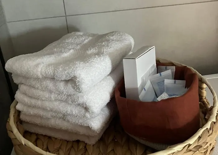 Oblica-beautiful New, Well Equipped