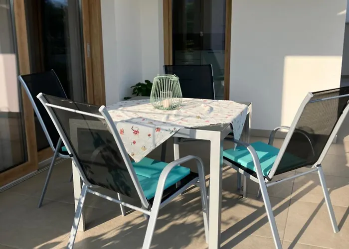 Oblica-beautiful New, Well Equipped *