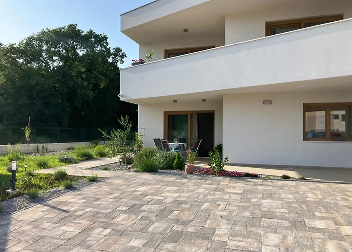 Oblica-beautiful New, Well Equipped